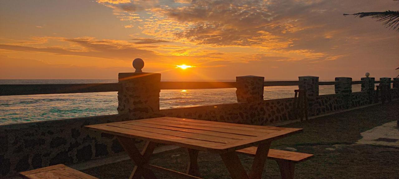 Nu-Vin Beach Hotel Ahangama Luaran gambar